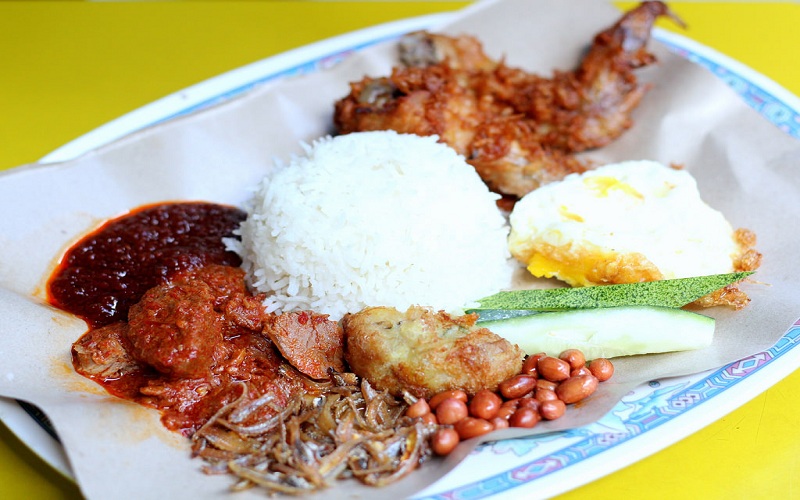 Du lịch Singapore đừng bỏ lỡ món Nasi Lemak nhé